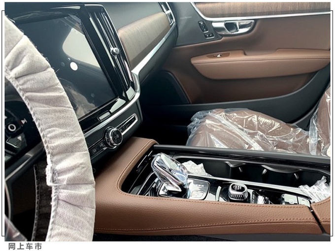 沃尔沃大改款S90实车曝光 增轻混系统